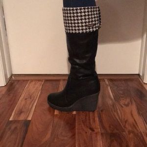 Wedge boots